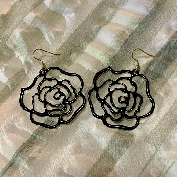 Express Black Dangling Flower Earrings - Picture 1 of 4